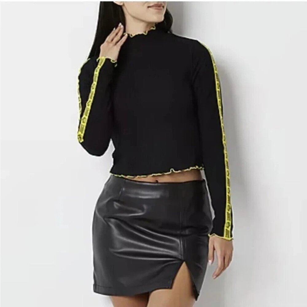 Juicy Couture Size M Black Long Sleeve Ribbed Crop Top Yellow Trim Logo Tape Y2K